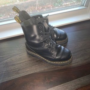 Jadon Platform Dr. Martens